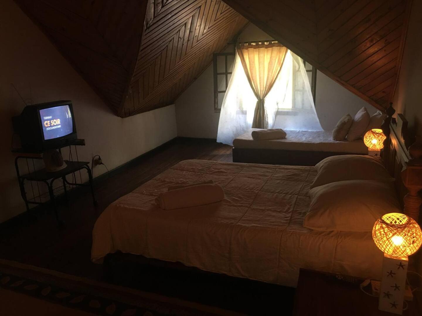Le Fumoir Guest House Chambre Double 塔那那利佛 外观 照片